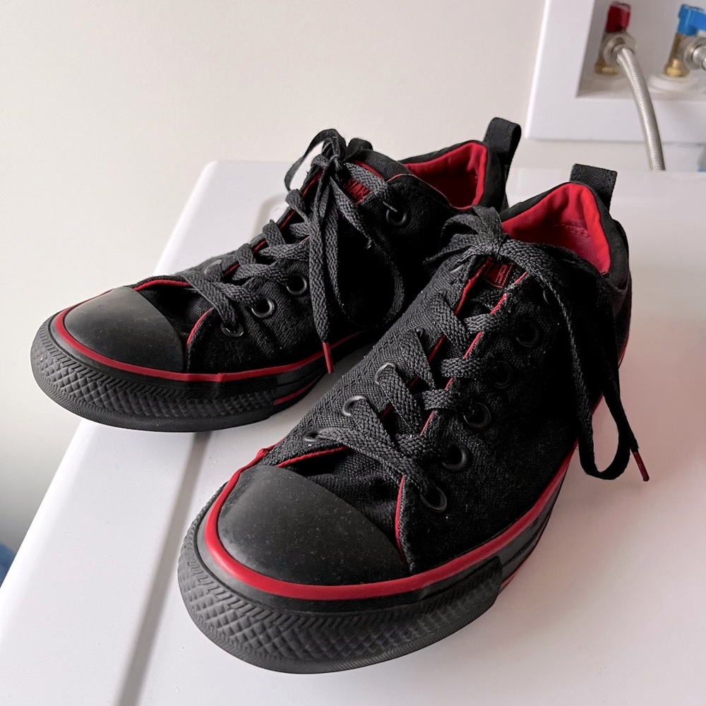 Size 7 Converse Allstars